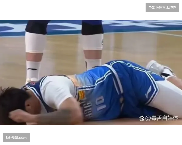 中国男篮伤病管理面临挑战 赛程密集致球员负荷过重 中国男篮伤病管理面临挑战 赛程密集致球员负荷过重